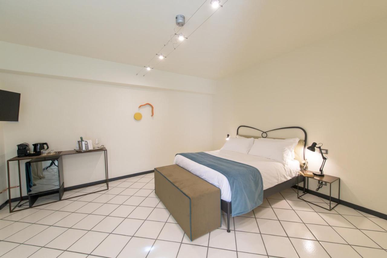Palazzo Sertorio Suites Gavi Bagian luar foto